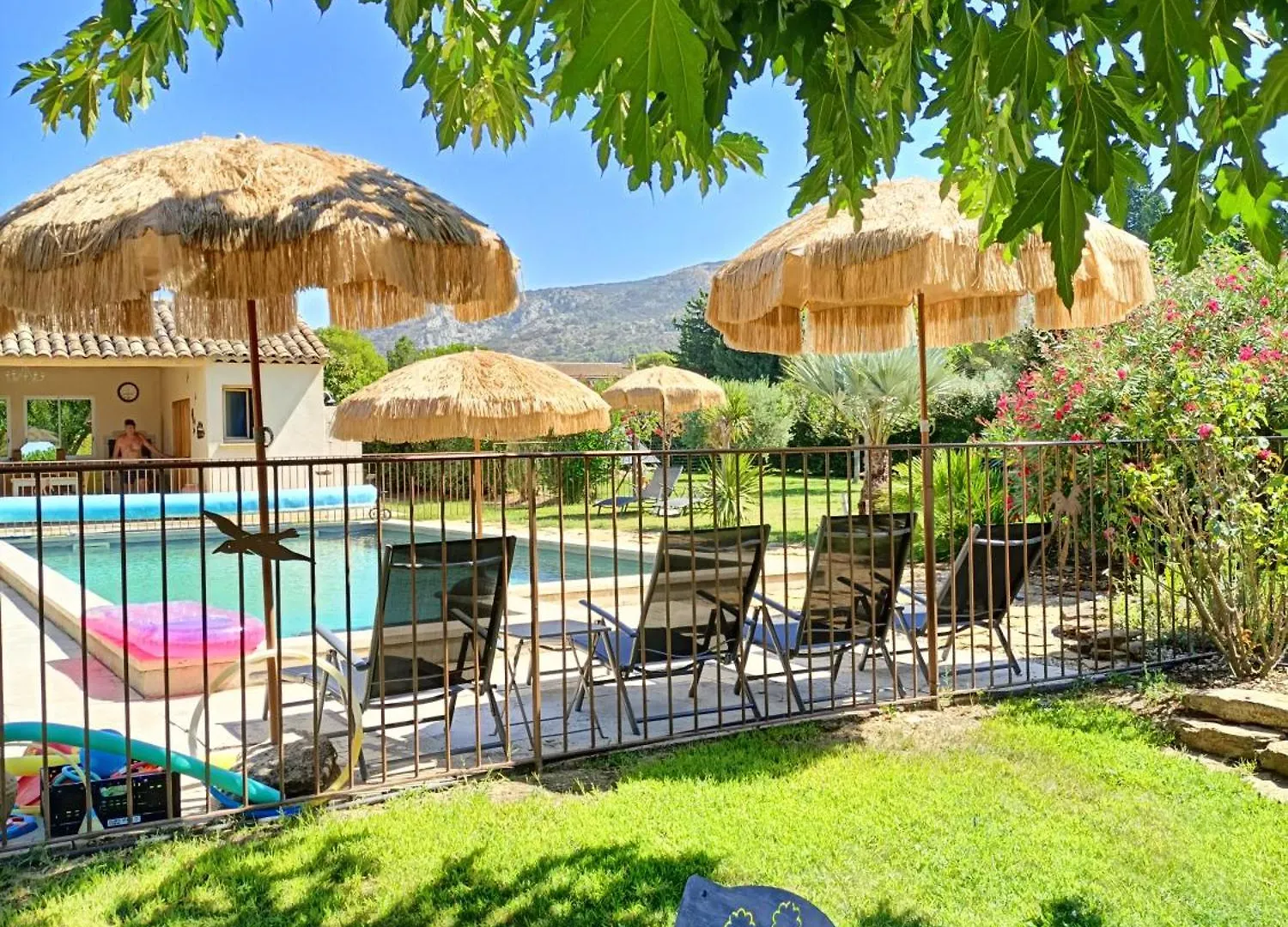 Le Fare Tchanque Alpilles Luberon Parking Gratuit Sur Place Cavaillon